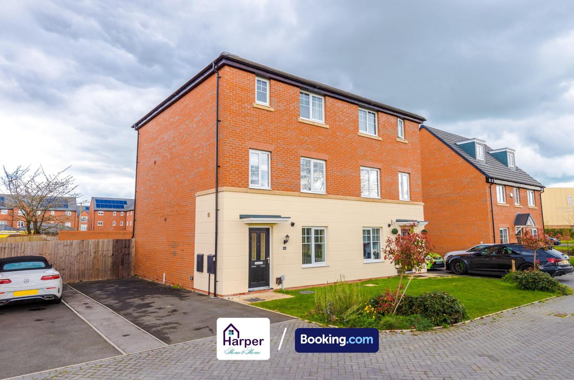 Prime Location 3 Storey By Harperletting Short Lets & Serviced Accommodation Chester With Driveway Long Or Short Stays Hough Green Exterior foto