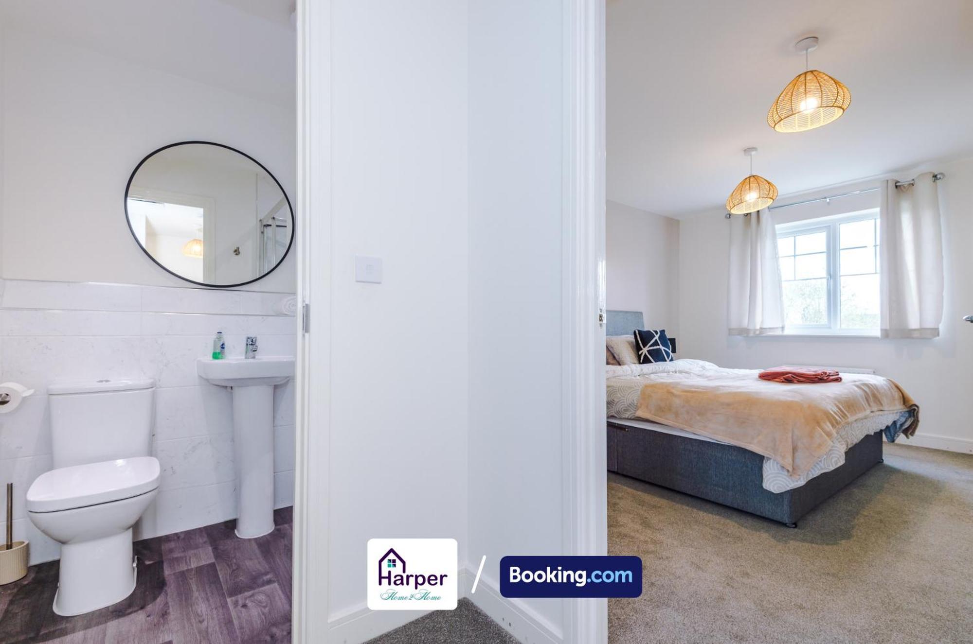 Prime Location 3 Storey By Harperletting Short Lets & Serviced Accommodation Chester With Driveway Long Or Short Stays Hough Green Exterior foto