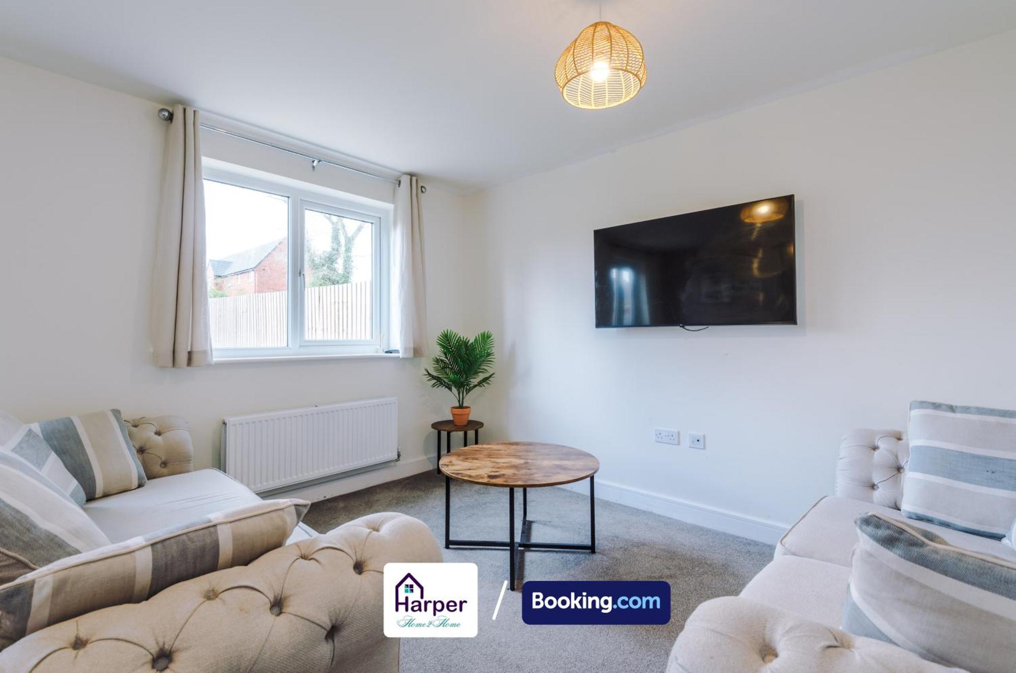 Prime Location 3 Storey By Harperletting Short Lets & Serviced Accommodation Chester With Driveway Long Or Short Stays Hough Green Exterior foto